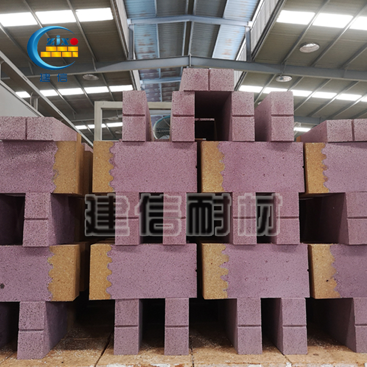 1638580979382380.jpg 鉻鋯剛玉莫來石復(fù)合磚.jpg